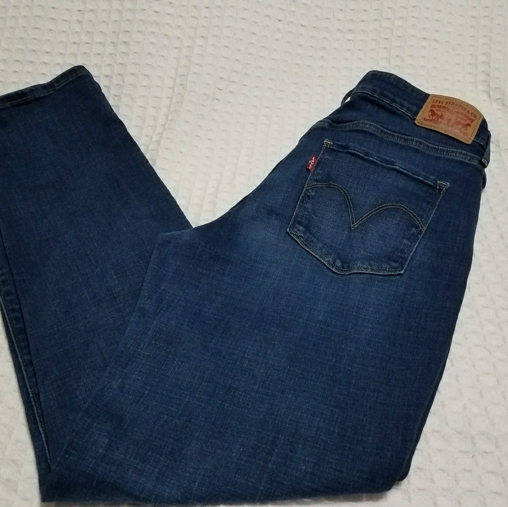 Levis - Picture 2 of 2